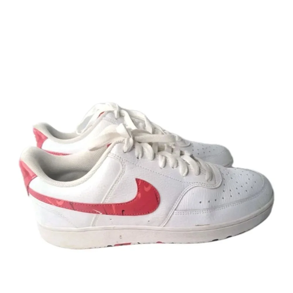Nike Court Vision Low Shoes Men's Size 9.5 Sneakers Swoosh Print Red DM7588-100